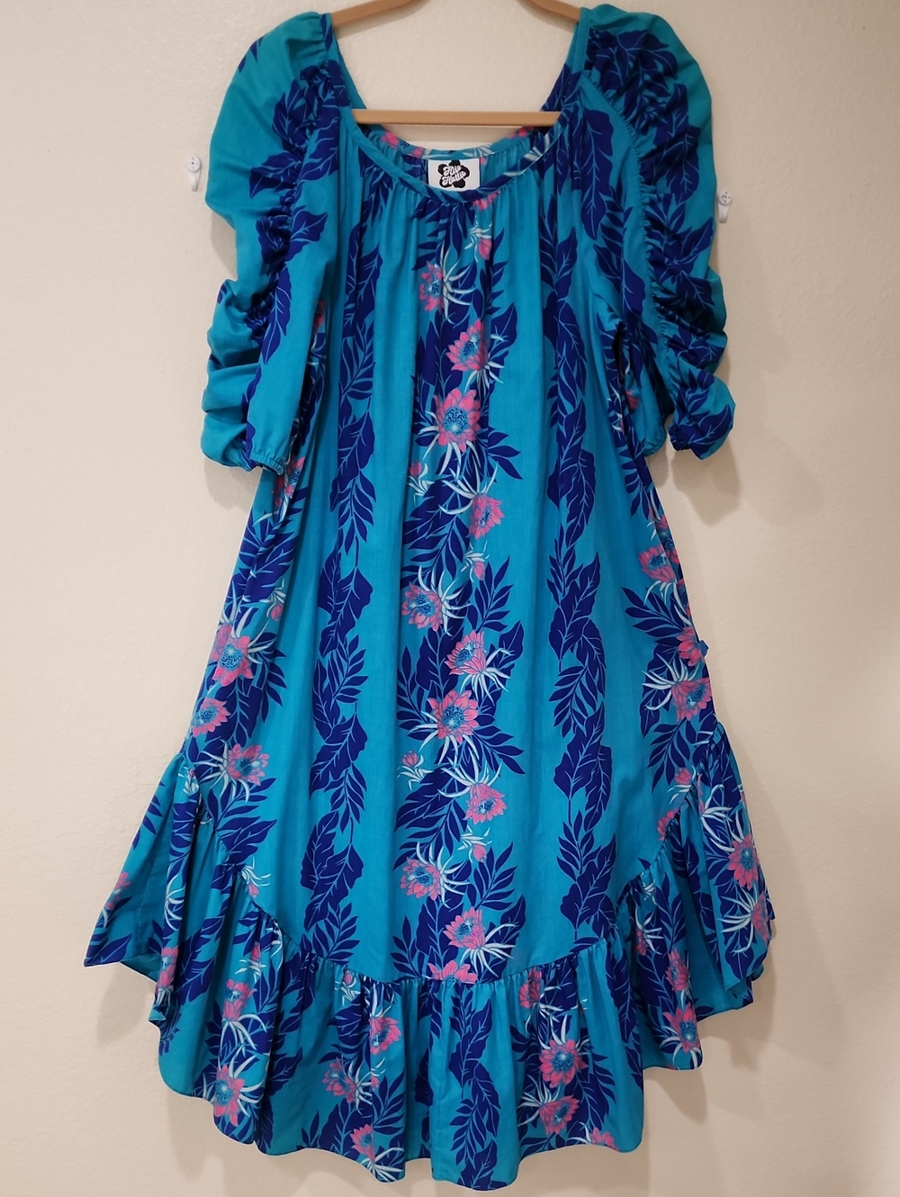 Vintage Hilo Hattie Hawaiian Dress MuuMuu Ruffled Puff Sleeves Tropical size Med